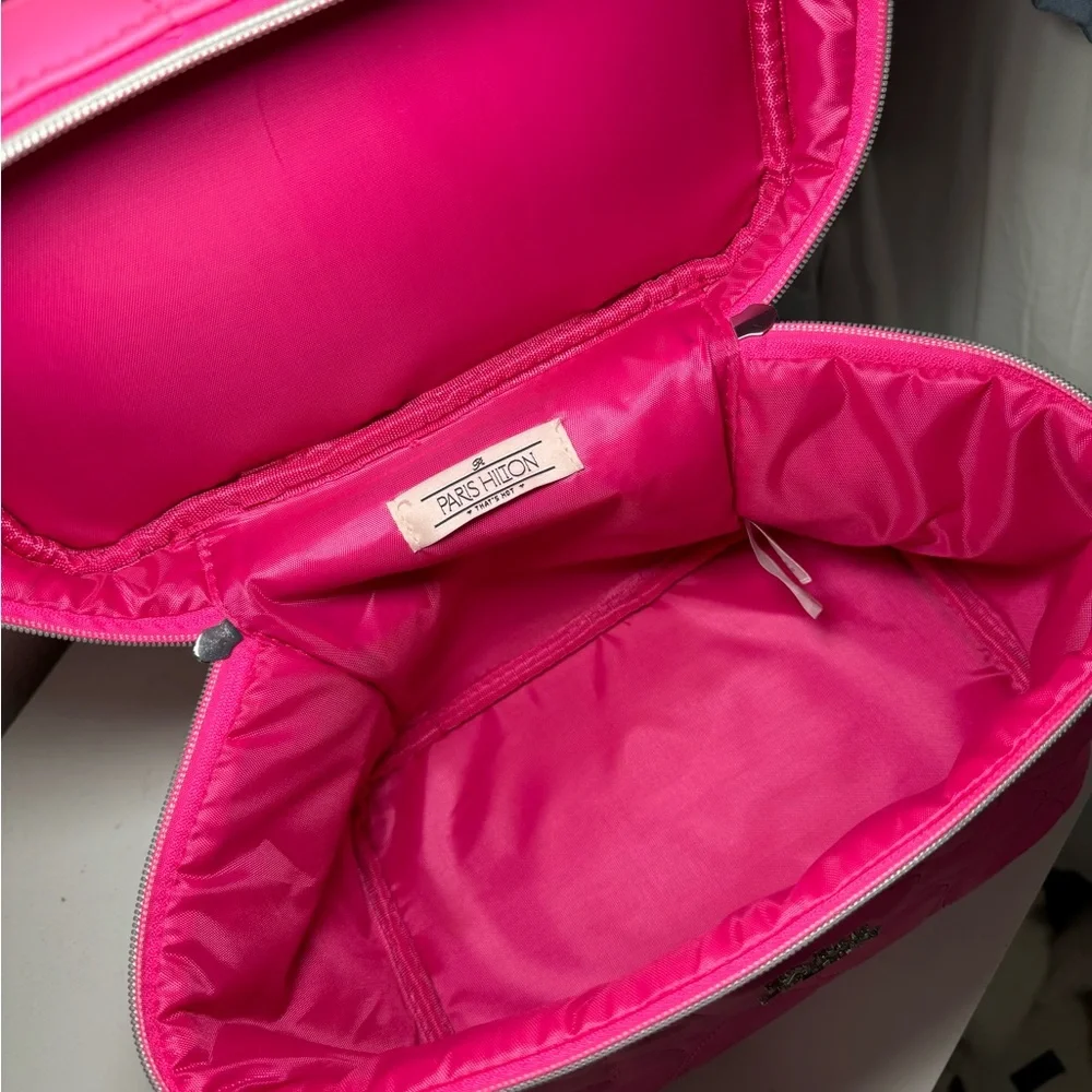 Paris Hilton Vibrant Pink Heart Cosmetic Case - Picture 6 of 7